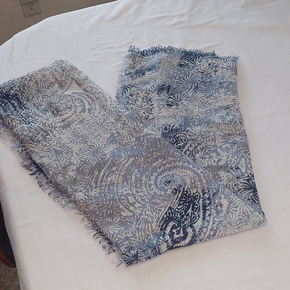 Blue and White Patterned Scarf